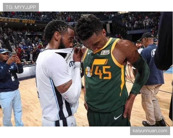 康利挡拆牵制对方内线 比上季更能拉开外线空间