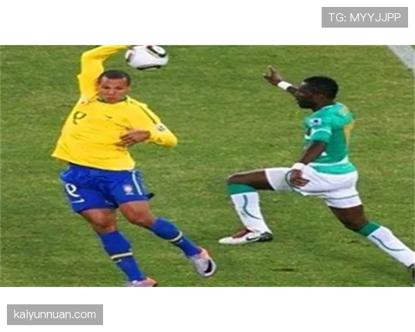 足球规则解释：手球判罚的关键判定标准与常见误区