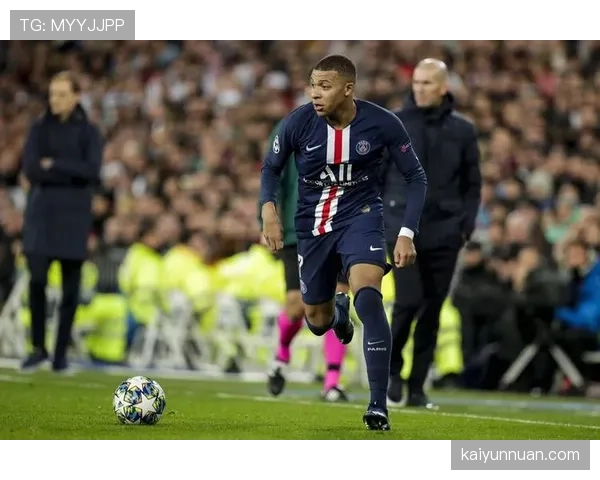 拜仁边路犀利表现与风险并存，当前阶段球队攻防走势出现阶段性变化